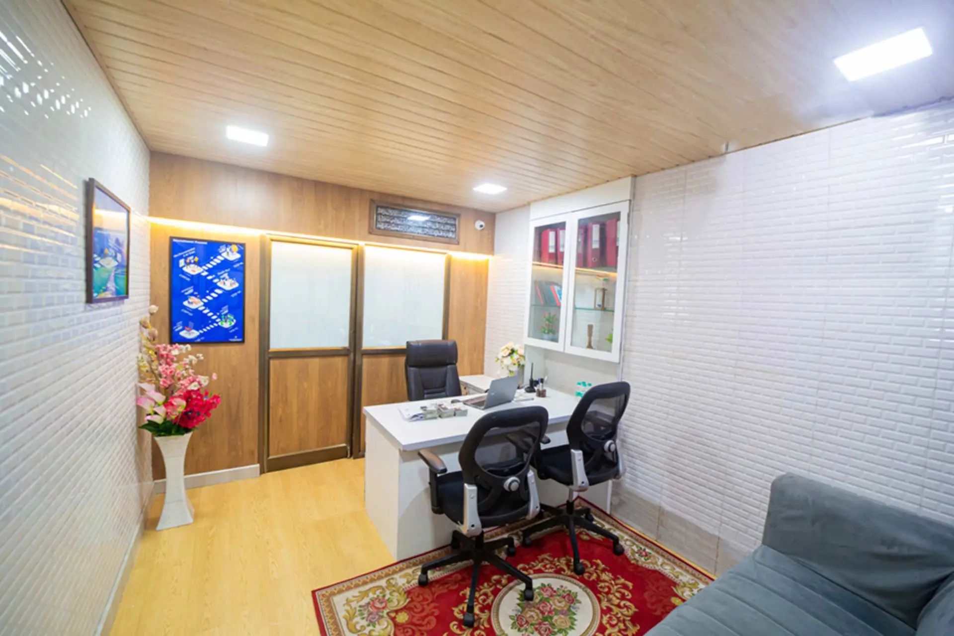 Qamr International gallery photo 8